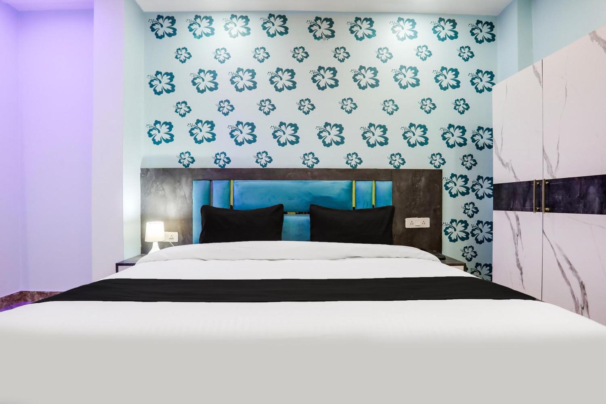 Hotel Super Townhouse Ghunghrani Street Godowlia Formerly Raghuveer Temple *