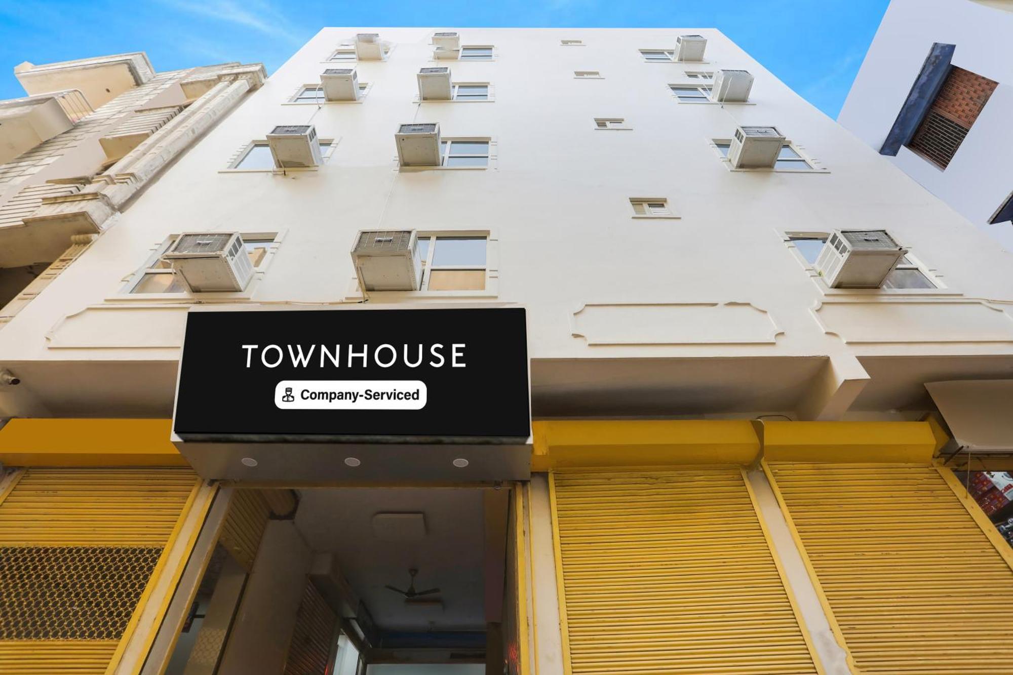 Super Townhouse Ghunghrani Street Godowlia Formerly Raghuveer Temple * Varanasi