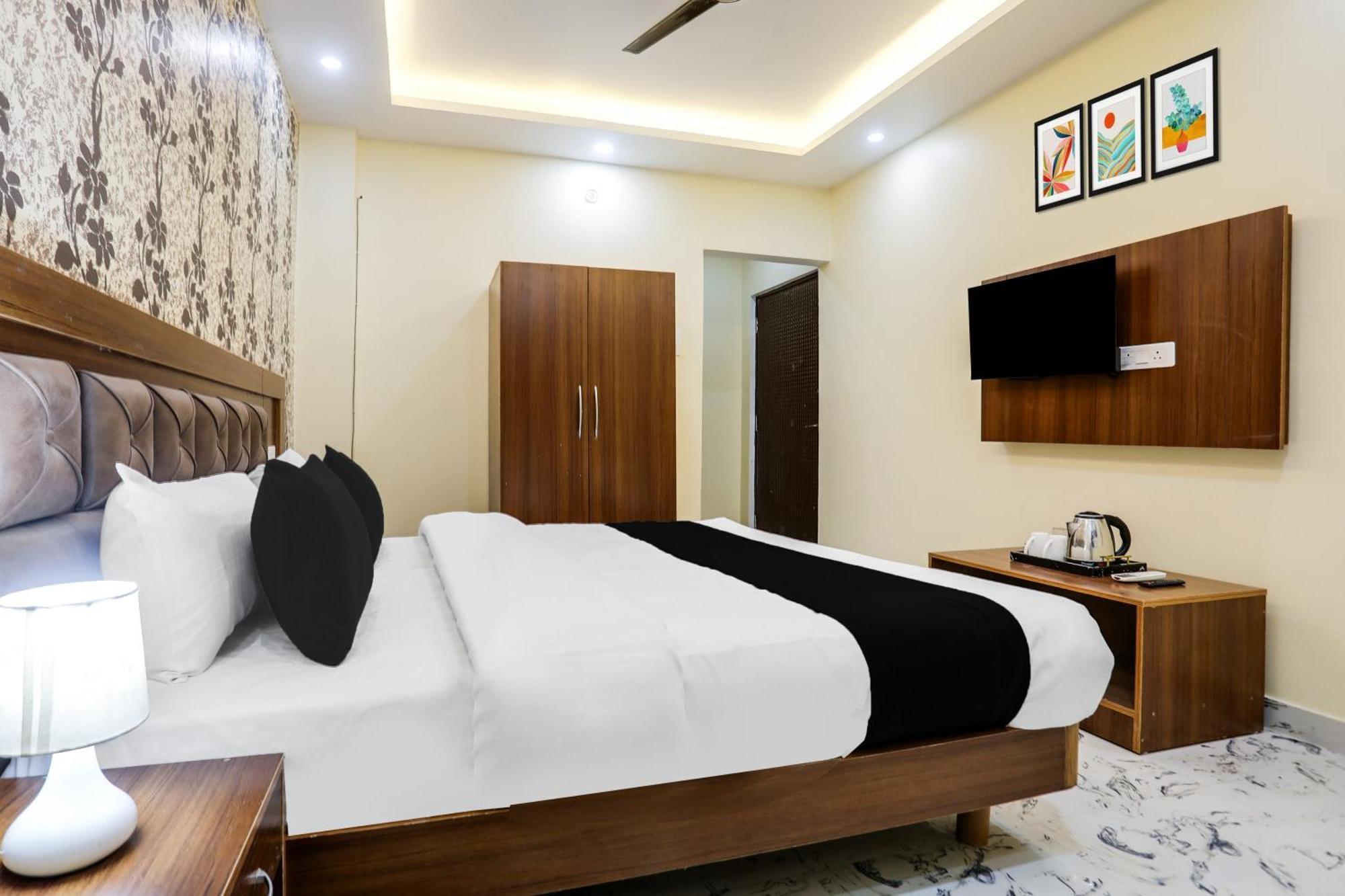 Super Townhouse Ghunghrani Street Godowlia Formerly Raghuveer Temple